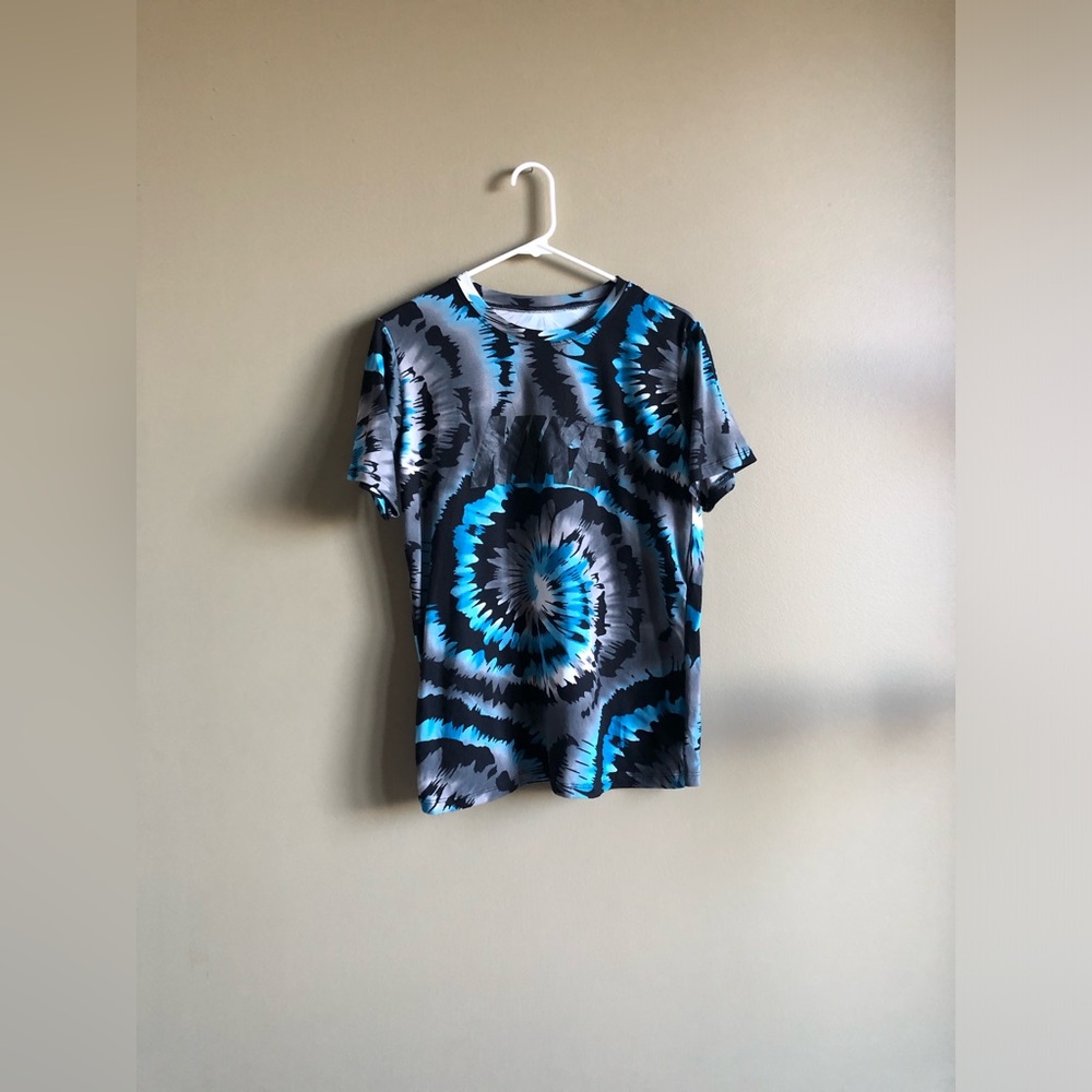 Men black, blue, and gray spiral tie-dye T-shirt Size Small